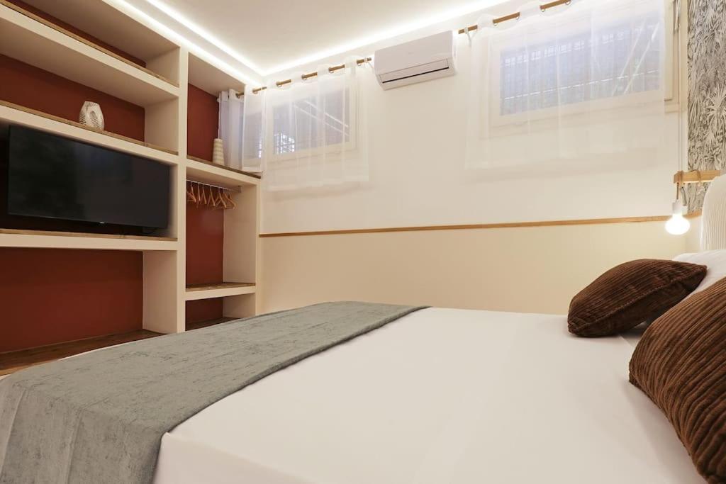 The Brick By Omen Hospitality Collection * Rom